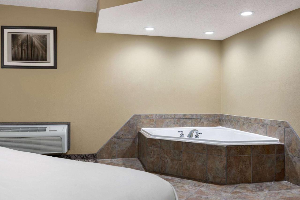 Travelodge By Wyndham Coffeyville Dış mekan fotoğraf